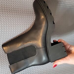 J. Crew Chunky Sole Chelsea Boot Size 8.5